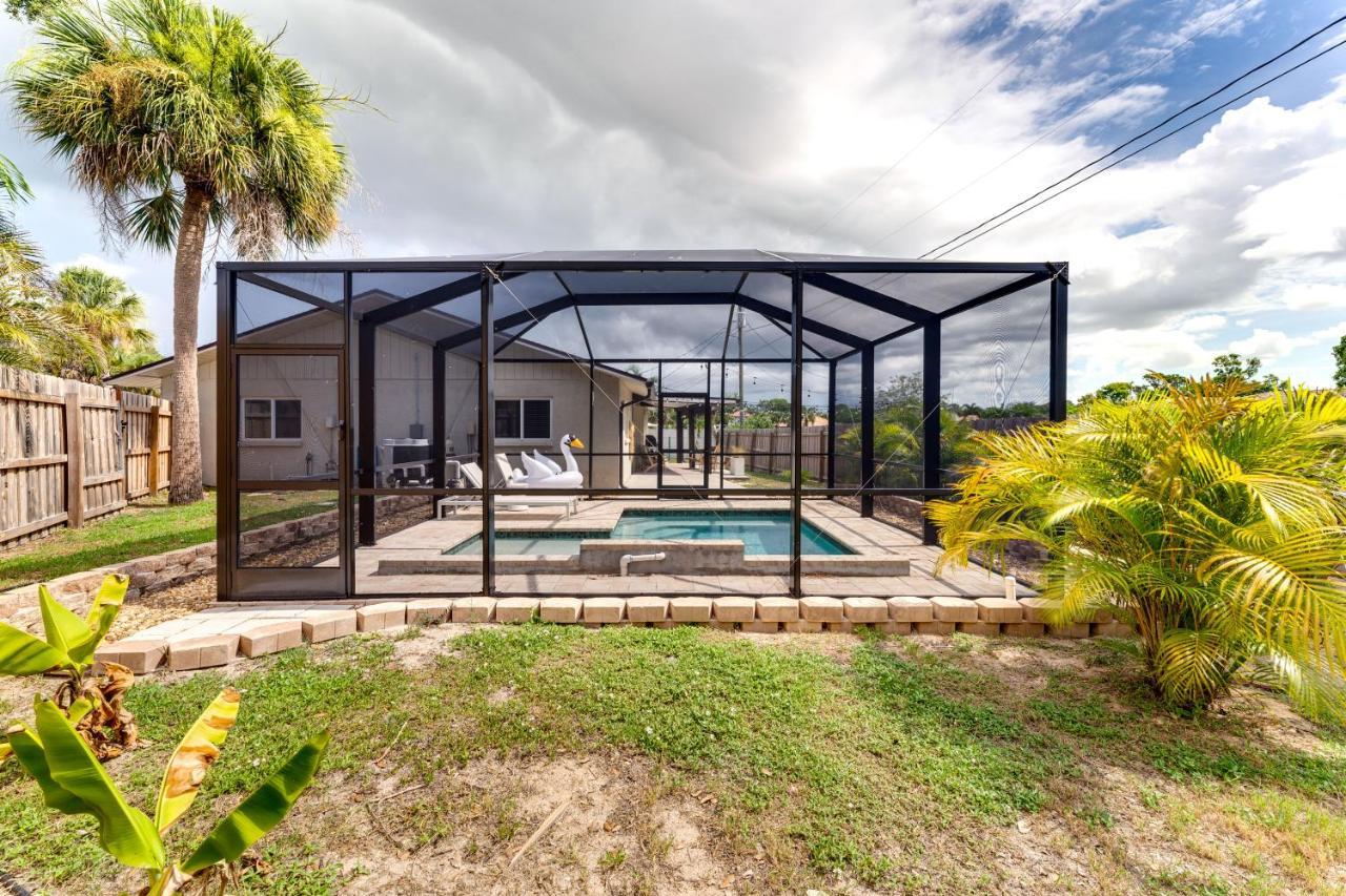 Nokomis Home With Screened Pool, 3 Mi To Beaches! Exterior photo