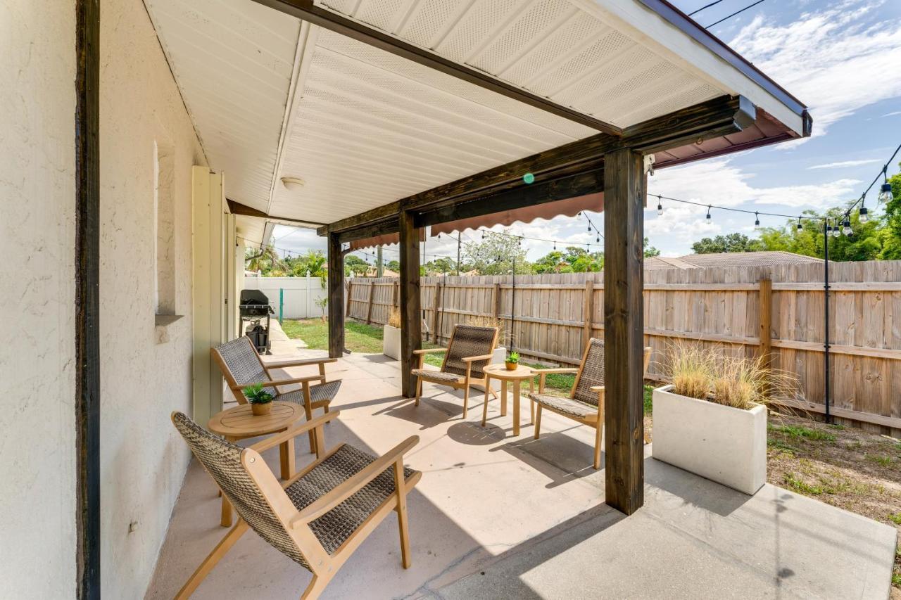 Nokomis Home With Screened Pool, 3 Mi To Beaches! Exterior photo