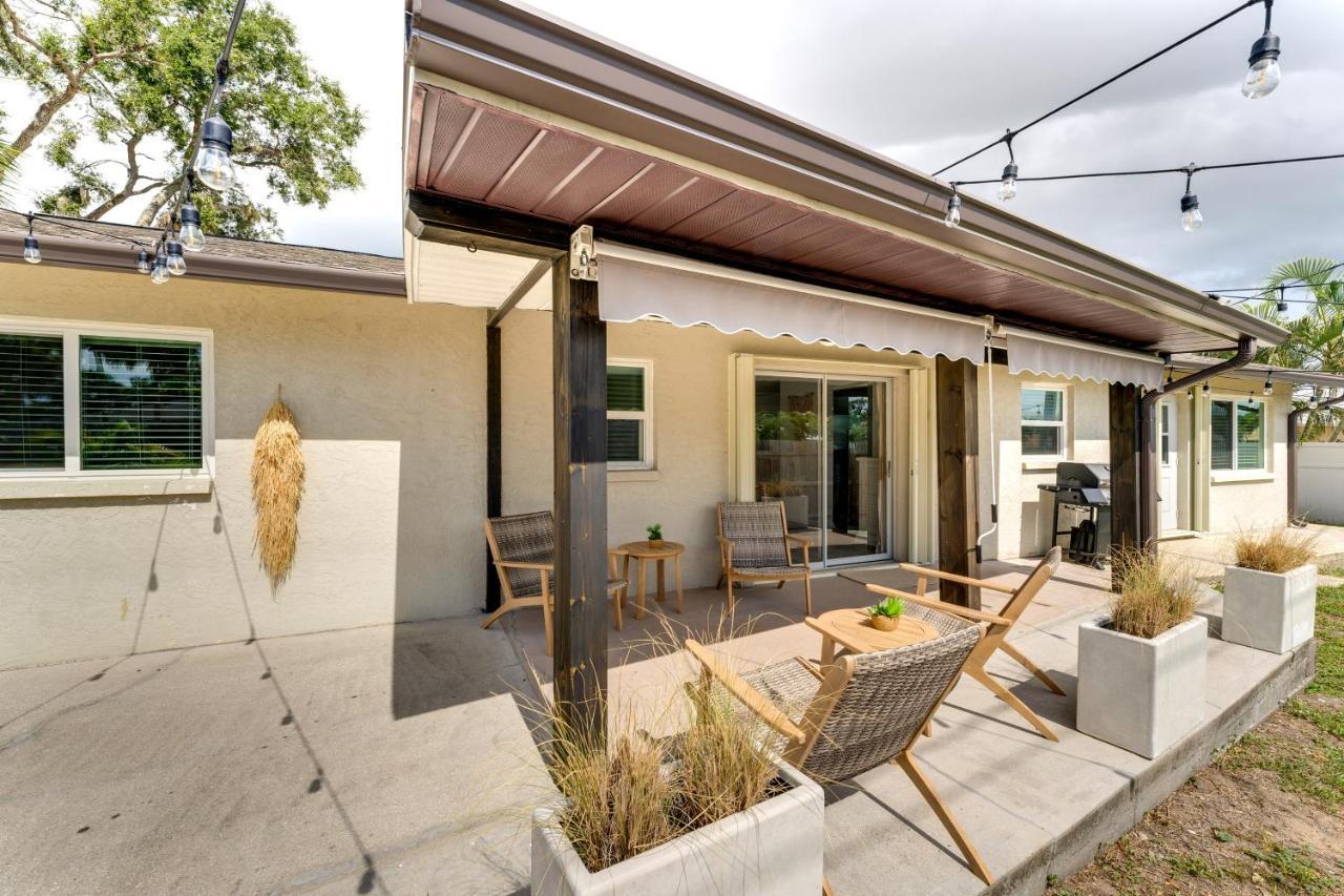 Nokomis Home With Screened Pool, 3 Mi To Beaches! Exterior photo